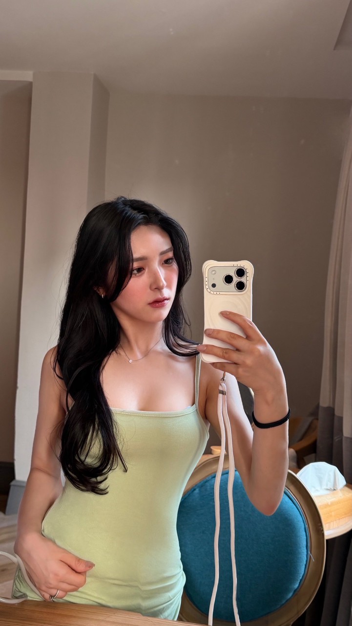 ひな🤍TIKTOK LIVE