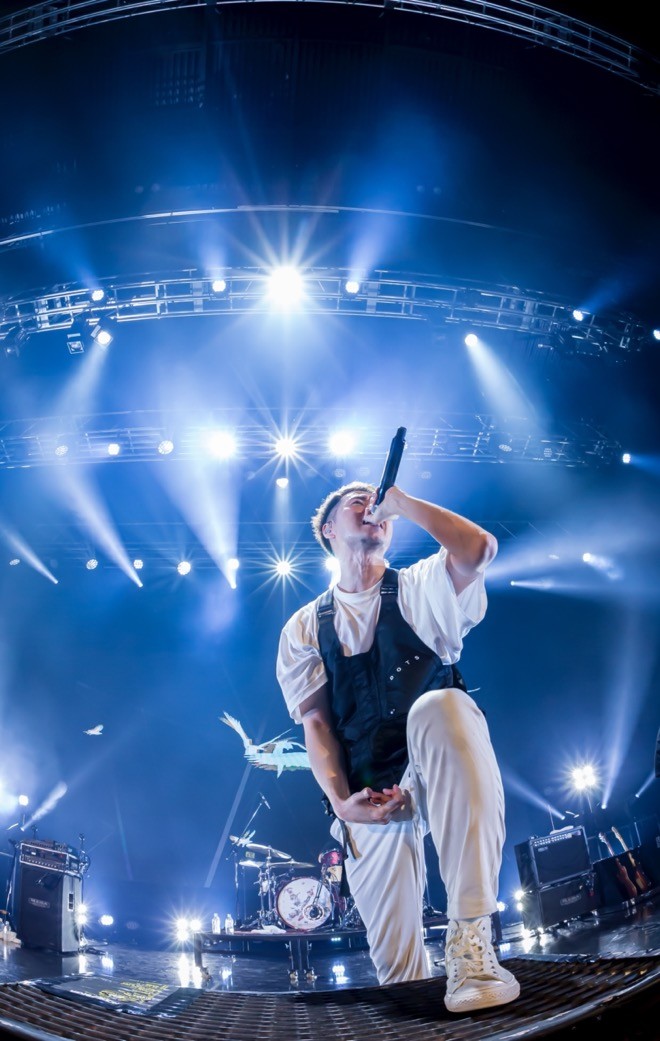 ライブレポート Noisemaker Uverworldを迎えた Axis Tour 東京公演で いつか対バンしたいと思っていた Barks