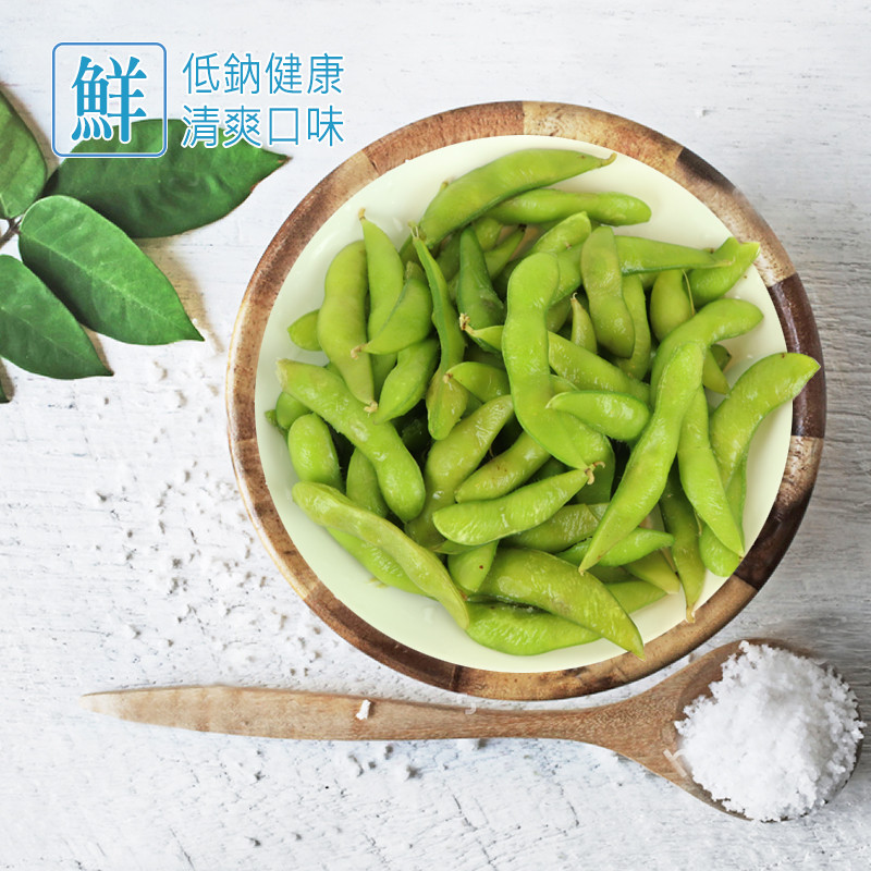 日出前採收的美味，黃金四小時鮮採，嚴選A級國產毛豆，獨家黃金比例調味，通過SGS合格驗證非基改，無添加防腐劑及色素，拆封即食超便利。 成分:毛豆莢（非基因改造）、鹽 規格:400g±10g 有效日期: