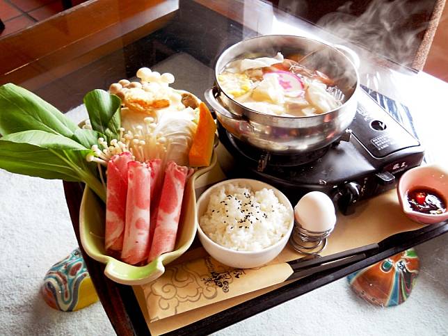 🔺亦可在餐廳休息，享用美味餐點，飲料、點心以及最具特色的陶板燒。(圖/板陶窯)