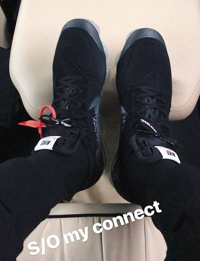 Baskets OFF WHITE Nike Air Vapormax Flyknit Chaussure de