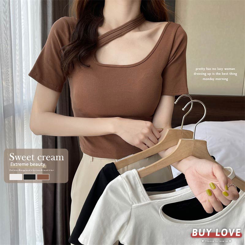 【買到戀愛】方領斜肩短版短袖上衣 貼身 短袖 顯瘦上衣 女上衣 女裝【FT8610】