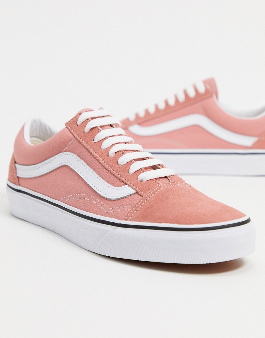 Trainers by Vans If in doubt, trainers Low-profile design Lace-up fastening Padded cuff Signature Va