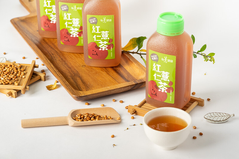 紅薏仁知識小學堂 紅薏仁：指沒有去麩皮的薏仁，營養價值比白薏仁更高。薏仁富含蛋白質、油脂、維生素B1、B2，以及鎂、鋅、鈣、鐵、磷等礦物質，可降低血中膽固醇與三酸甘油酯的濃度，有助於血糖穩定、刺激腸胃