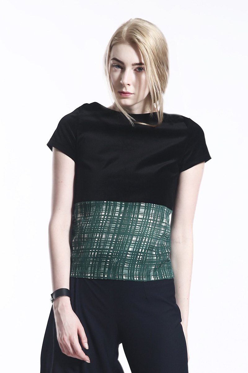 清雅的寶藍色真絲和棉色丁上衣 － 人手刻花和釘米白色真羊皮櫻花 https://c1.staticflickr.com/3/2937/33817014191_d89dfa5425_b.jpg COLE