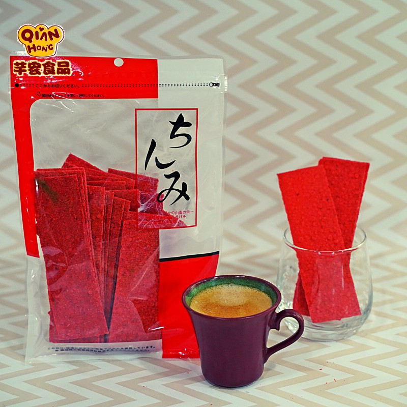 ◆品牌名稱 : 芊宏食品◆商品名稱 : 紅片◆容量/規格:180g◆保存期限: 12個月◆貨源: 公司貨 ◆產地: 台灣◆成份 :精製魚漿(魚肉、多磷酸鈉、焦磷酸鈉)、小麥麵粉、砂糖、黃豆油、蒜頭、扁