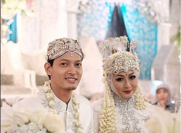5 Seleb yang Bacakan Ijab Kabul dengan Bahasa Arab 5 Seleb yang Bacakan Ijab Kabul dengan Bahasa Arab