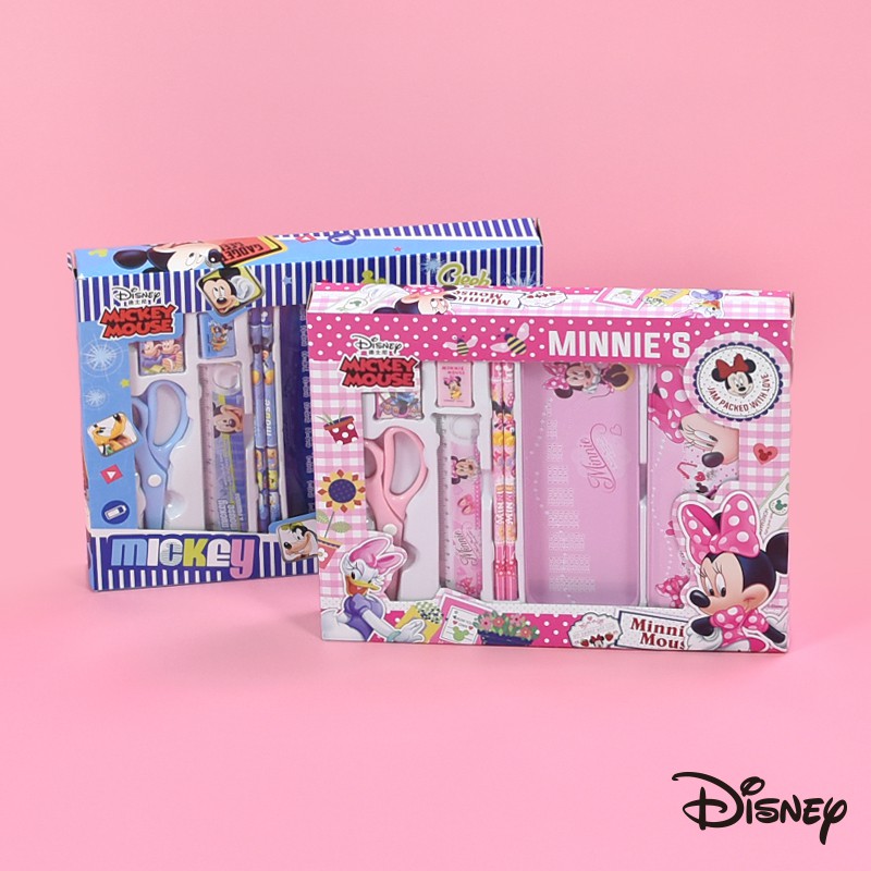 商品尺寸:長約35公分；寬約24公分；高約4公分文具7件組鉛筆盒*1剪刀*1削筆器*1鉛筆*2橡皮擦*1放大尺*1*商品皆為迪士尼正版授權商品*商品都是依照訂單訂購順序配貨有現貨商品會於 3-5個工作