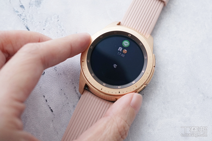 三星 Galaxy Watch 動手玩，旋轉錶框好操作的時尚智慧錶