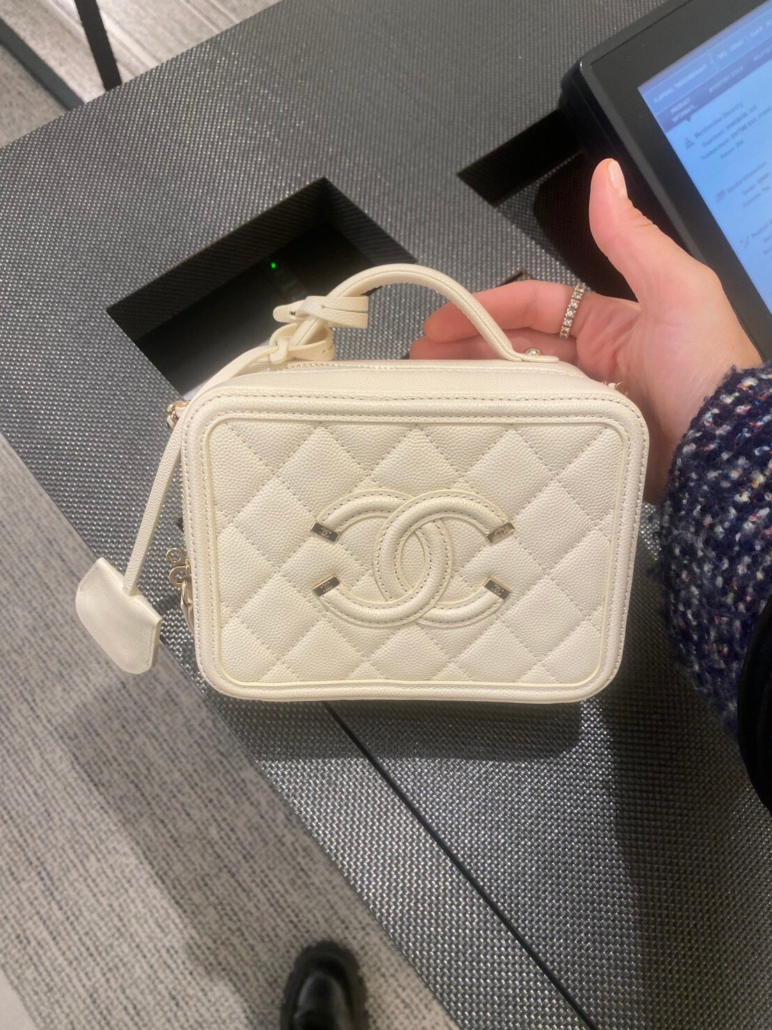 Chanel vanity case 純白 $12xxxx