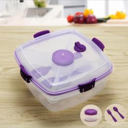 ◎分隔設計，主食配菜甜點不混雜|◎密封防漏，鎖住新鮮鎖住水份！|◎透氣孔設計，方便微波時使用商品名稱:多功能沙拉正方保鮮盒附叉匙品牌:無種類:保鮮盒上蓋材質:塑膠本體材質:塑膠材質說明:優質PP顏色: