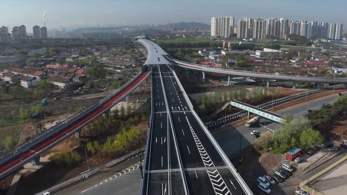 GLOBALink Undersea road tunnel opens to traffic in China's Dalian