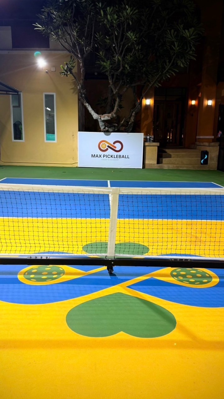 Open play Max pickleball