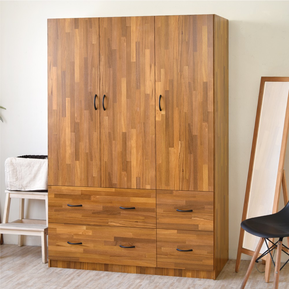 ◎名稱 :《HOPMA》歐森三門四抽衣櫃◎材質 : 歐盟E1等級塑合板、纖維板，顏色以實品為主◎尺寸：寬120 X 深50 X 高179.5 cm◎產地：台灣製造◎重量：81公斤◎顏色：淺橡木、拼版柚