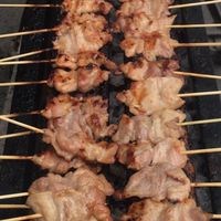 ร้านหมูปิ้งสามพี่น้อง(เจ้าเก่าตลาดชินมณี)