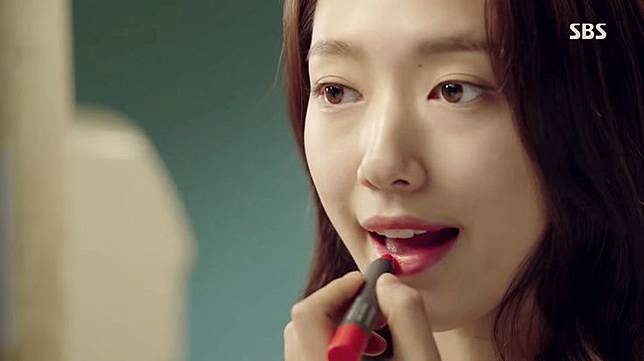 Semudah Itu Kepribadian Kamu Bisa Ditebak Dari Bentuk Lipstik Facetofeet Com Line Today