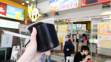 甜又鮮飲料 自助電子化的手搖飲點餐系統，等飲料的時候還可以無線充電！