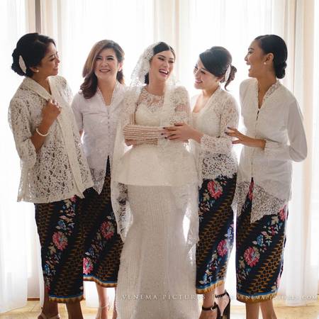 Detail Gaun Nikahan Stevi Mantan Samuel yang Sempat Bikin Geger