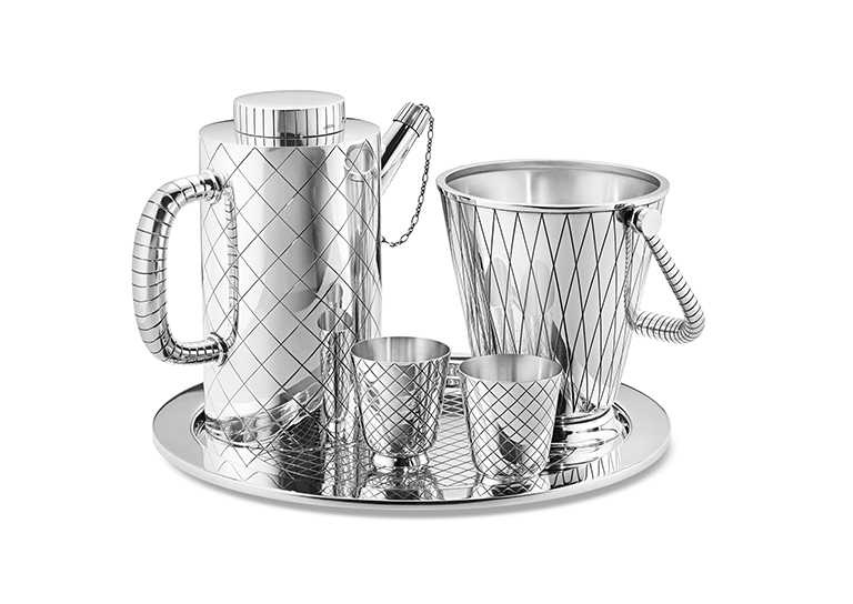 GEORG JENSEN「BERNADOTTE銀雕酒器組」，設計師Sigvard Bernadotte作品╱1,655,160元。（圖╱提供GEORG JENSEN）