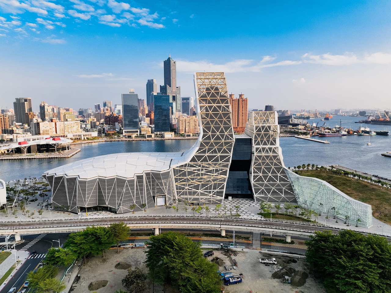 普立茲克建築獎;伊東豊雄;妹島和世;臺北藝術中心;高雄流行音槳中心;台中綠美圖