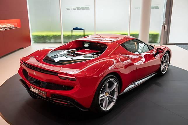 夢幻車圖集 法拉利v6油電超跑ferrari 296 Gtb 世界高級品 Line Today