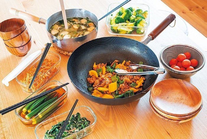 床にこぼした油はアレをふりかけるだけで解決