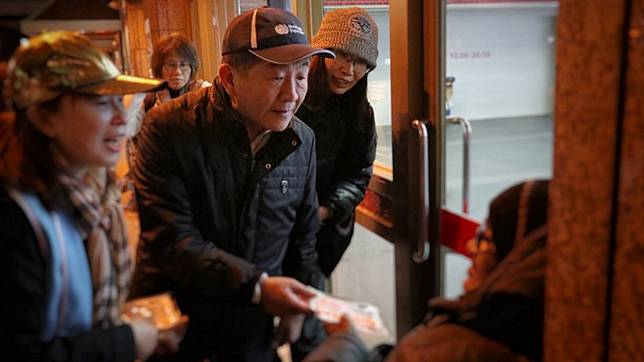衛福部長陳時中(圖中)遭羅智強怒批說話不公道。(圖／翻攝自衛生福利部臉書)