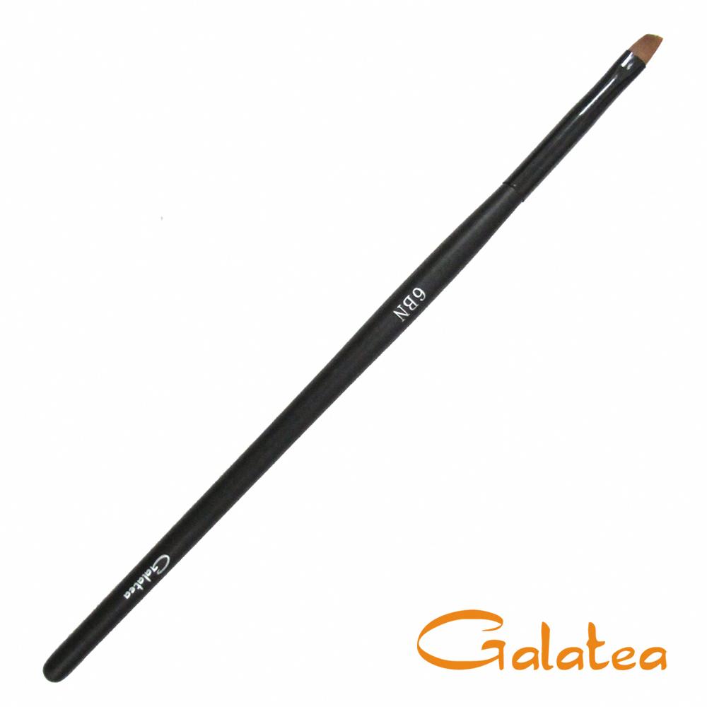 鑽顏系列6BN可當眉刷和大遮瑕刷使用。眉刷:沾取眉粉描繪，或將眉筆描繪的線條加以柔化。而當遮瑕刷沾取適量遮瑕膏後，針對臉上大面積的黑眼圈、雀斑、痘疤，斑點，都可輕易的遮蓋，並與底妝融合變的完美無瑕。最