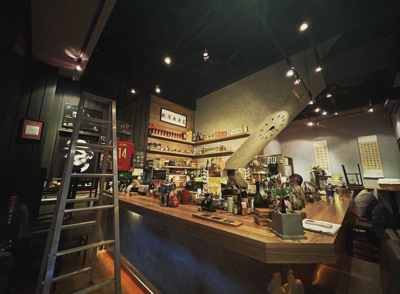 酒鬼必訪！12間「台中特色酒吧」推薦，燈光美氣氛佳，微醺聚會、下班小酌都適合！