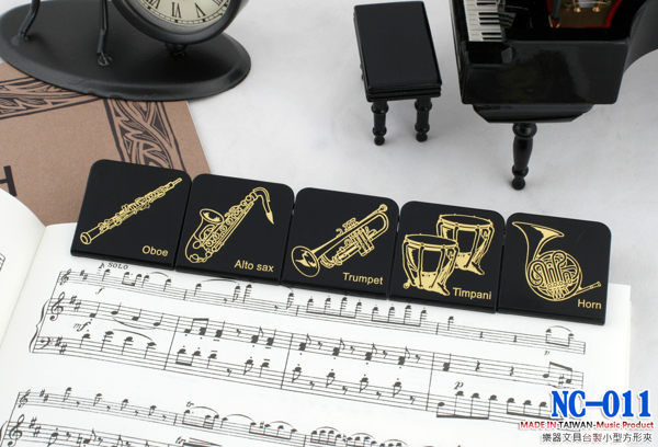 【小叮噹的店】台製 樂器 小型方型夾/樂譜夾/名片夾 NC-011