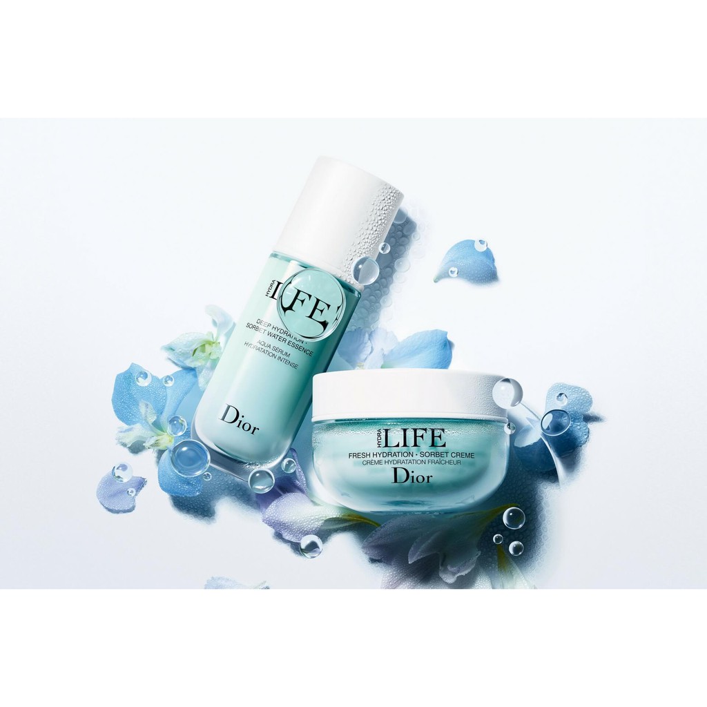 ★外盒有瑕疵 介意者勿下★Dior-花植水漾保濕精華 40ml+CD Dior-花植水漾精華凝霜 50ml保存期限：3年(詳見商品外盒標示) 【注意事項】 1.產品顏色有可能會因網頁呈現與拍攝關係而產
