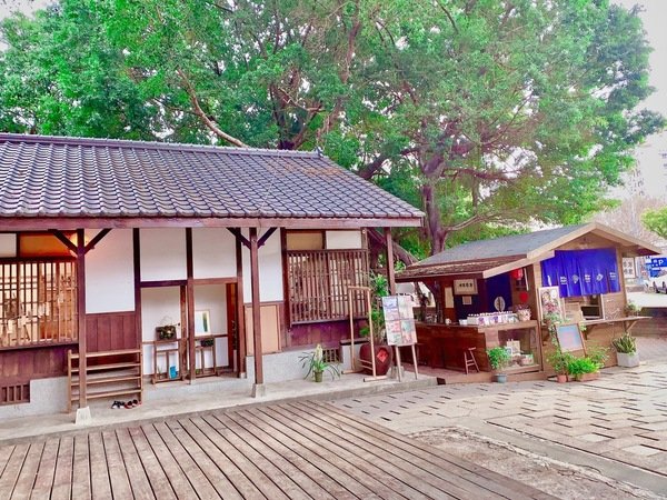 『台灣輕旅拍，外拍推薦』輕鬆自在走遍台中市七期國家歌劇院、堁夏咖啡 Café Crotchet、蔦屋書店 台中市政店、草悟廣場、道和六藝文化館刑務所演武場捕捉網美一日景點，透過鏡頭紀錄每一刻回憶-Snaping 攝影服務直擊分享