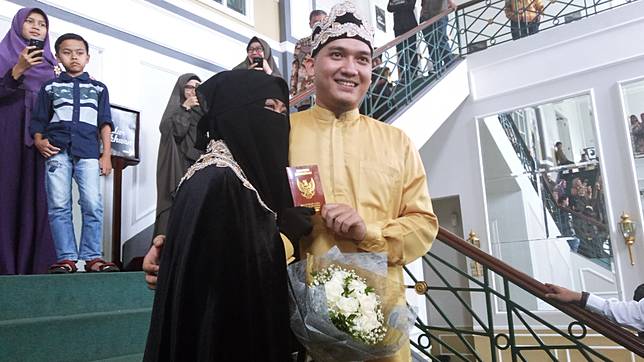 8 Fakta tentang Perubahan Hidup Egi John yang Menikahi Wanita Bercadar