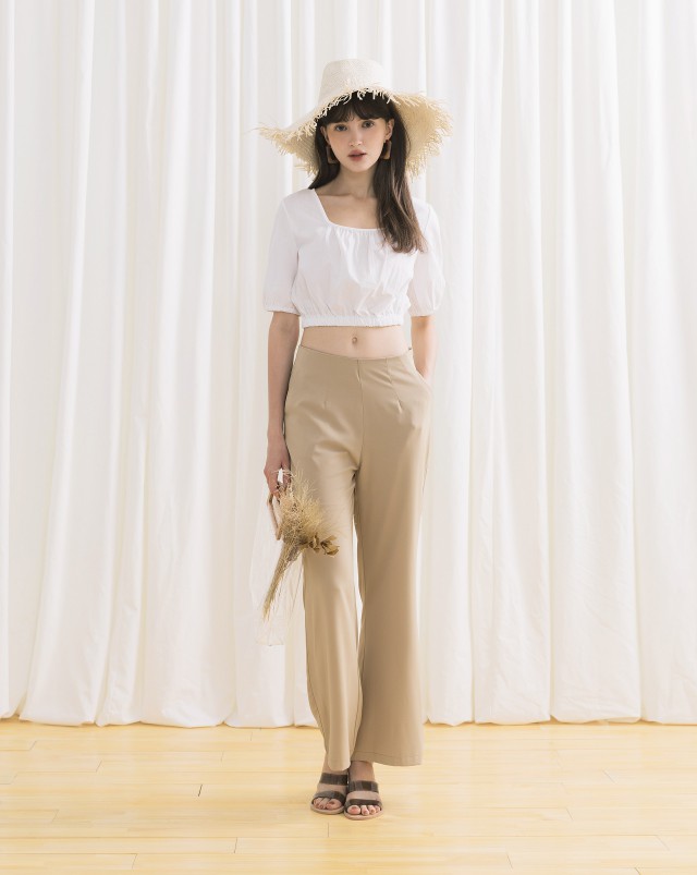 質感極佳的柔滑雪紡面料/落地長度更顯腿長/垂墜面料穿起來隨興有型/左右側邊有斜口袋/有半內裡