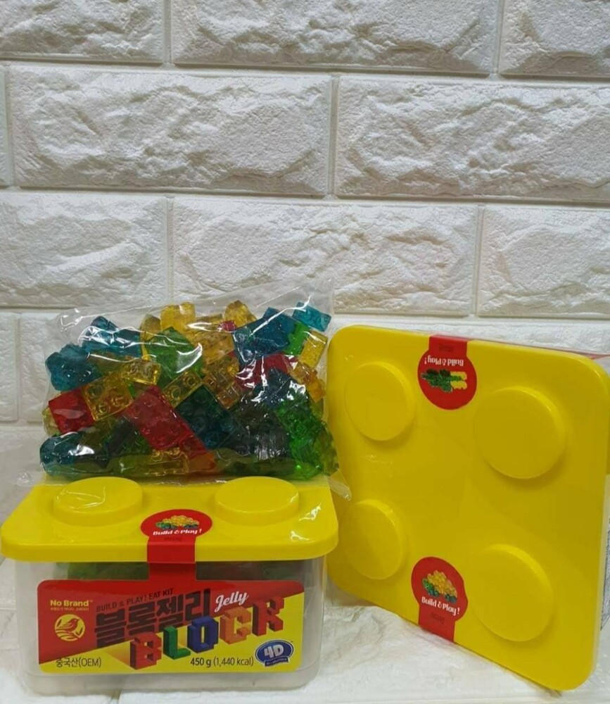 綜合口味葡萄蘋果 450g超大份量 真的可以組裝的積木軟糖 其他特殊注意事項 商品顏色會因個人電腦螢幕調色認知不同而有所落差實際顏色請以收到實品為主 退換貨注意事項 退貨的商品必須必須回復原狀亦即必須