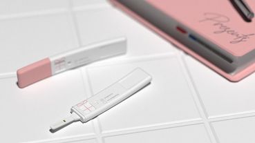 韓國「禮物驗孕棒」太浪漫了！驗孕結果竟然是粉紅色緞帶，最初發現懷孕的喜悅一定要好好保存啊