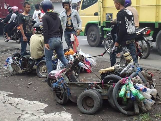 Kumpulan Modifikasi Vespa "Gila" Ini Hanya Ada di Indonesia