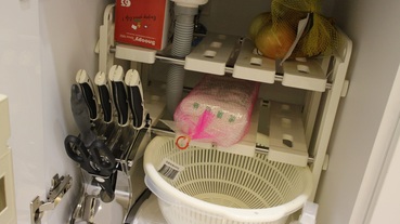 特力屋廚櫃收納架刀具餐具架開箱，DIY輕鬆避開水槽水管