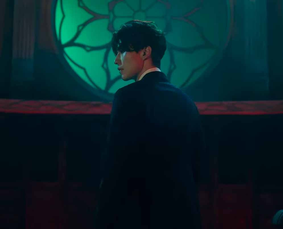 《九尾狐傳》最新預告公開！李棟旭誘惑拉領帶，「異色瞳孔」好邪魅