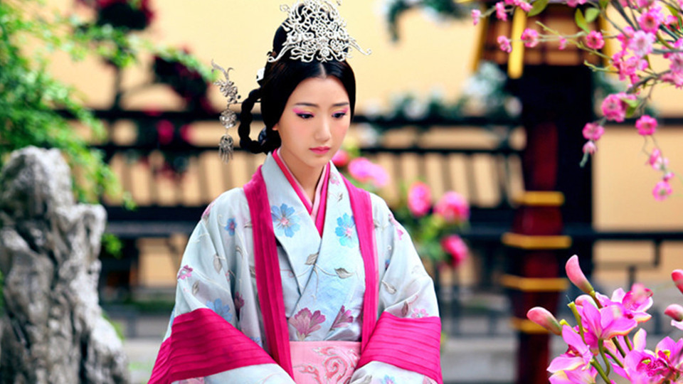 古裝劇「美絕人寰的皇后造型」8：毛曉彤 飾演《雲中歌》上官小妹