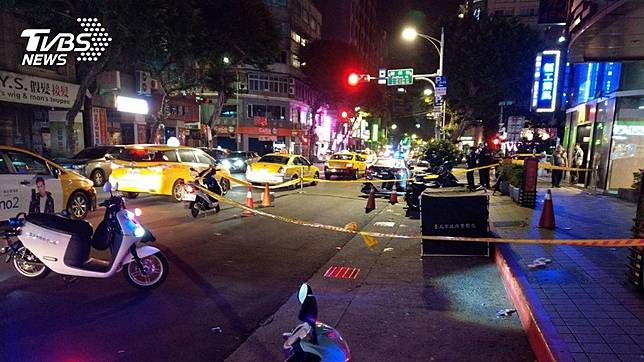 北市中山北路和錦州街口發生有女子墜樓身亡的事故。(圖／警方提供)
