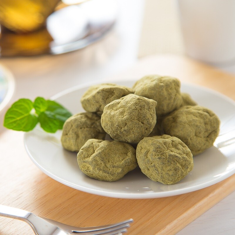 魔力纖姿酵素梅，採用精選優質梅子製作 梅子果肉飽滿、入口自然清香，口感Ｑ軟美味 含有乳酸菌、酵素幫助消化,做好體內環保的好幫手！ 讓您每天都有Feel～又好順暢！ 注意事項： 1.孕婦、幼兒、胃潰炎及