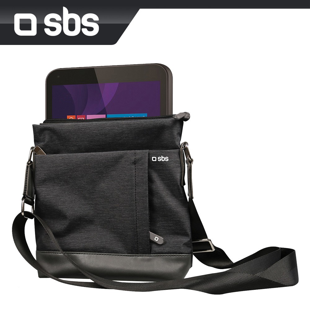 sbs 多功能收納牛津8吋側背包科技時尚，率性隨身可容納23*23cm的8吋平板。 內外均有多重大小容量的收納空間，簡單俐落彰顯個人非凡品味。 肩部背袋拼接高質感皮革，減輕背負疲累。 採用具生活防潑水