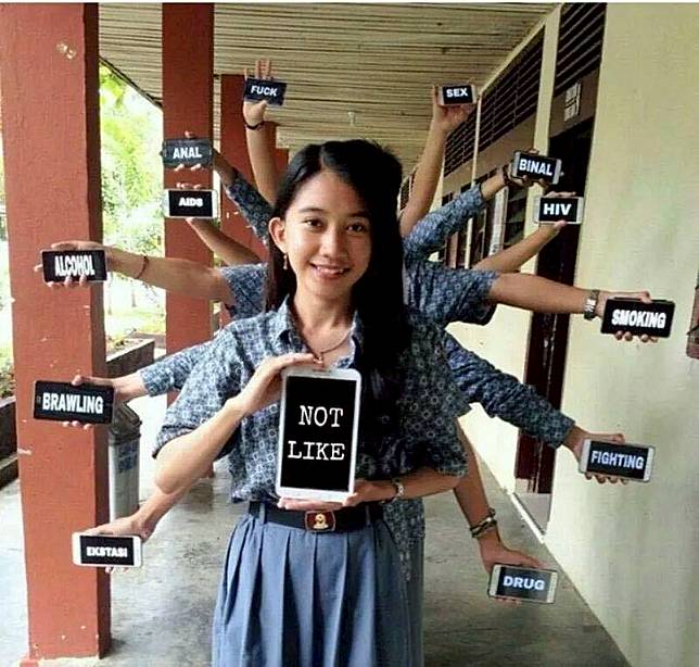 Kece! 8 Gaya Foto Kekinian Bareng Teman, Bisa Dilakukan di Sekolah dan Pas Liburan