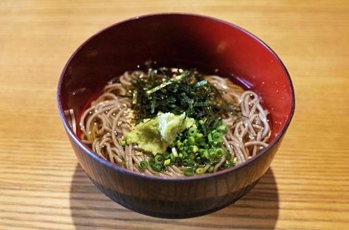 パッと見こそ地味だけど 海苔と蕎麦の絶妙な香りを楽しむなら 花巻蕎麦 がおすすめ Japaaan