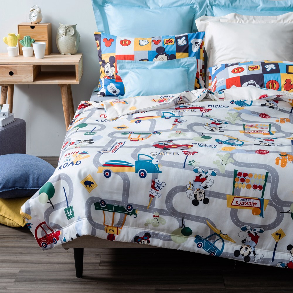 【商品特色】和樂自有品牌產品獨家設計款，可愛 Disney 迪士尼 Mickey 米奇 角色 主題圖樣風格表/底布為100%萊賽爾 (Lyocell) (天絲)，40織紗 200T填充物為100%聚酯