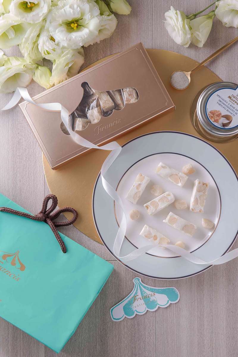 產品內容: 松露鹽夏威夷豆牛軋糖(200g±10g/約19~21顆)