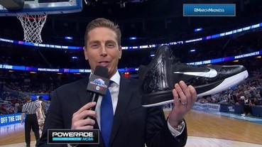 你猜這雙鞋幾公分？！NIKE 重砸 15000 美元開模只為打造出「巨無霸」籃球鞋