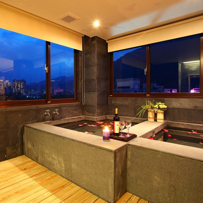 平日雙人使用景觀湯屋2小時完全放鬆自我的空間日式儉樸風的建築外觀