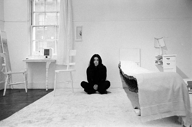Yoko-Ono-Half-A-Room-from-Half-–-A-Wind-Show-at-Lisson-Gallery-London-Photo-by-Clay-Perry-©Yoko-Ono-1